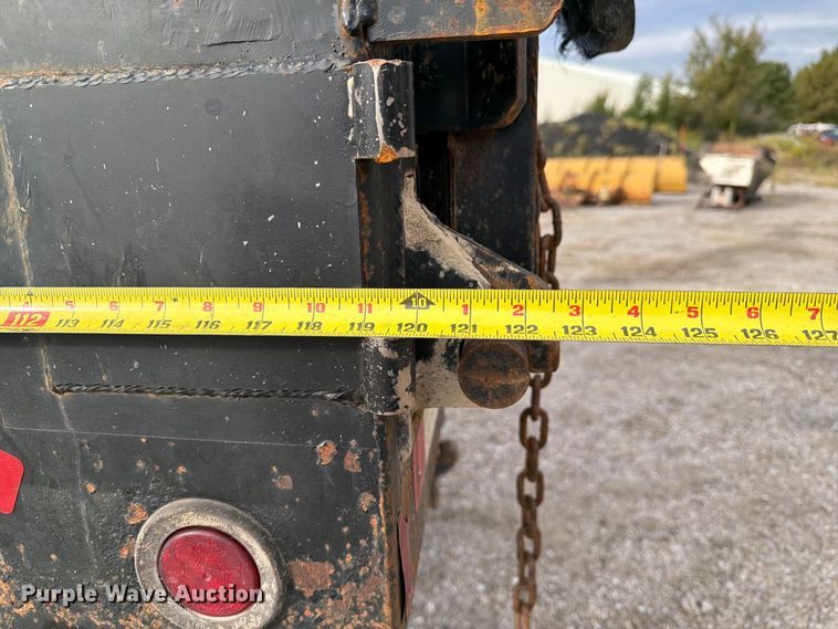image for item DZ4892 2000 Volvo WG dump truck