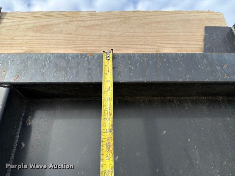 image for item DZ4892 2000 Volvo WG dump truck