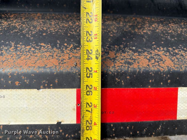 image for item DZ4892 2000 Volvo WG dump truck