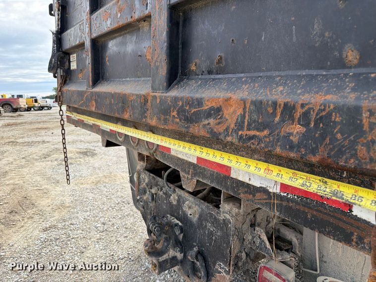 image for item DZ4892 2000 Volvo WG dump truck