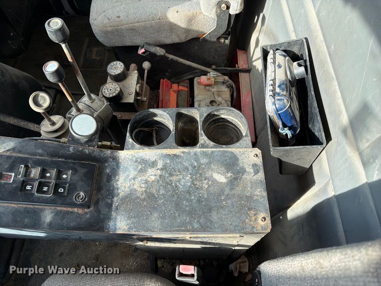 image for item DZ4892 2000 Volvo WG dump truck