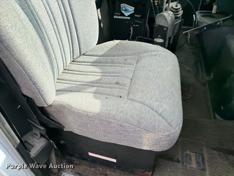 image for item DZ4892 2000 Volvo WG dump truck