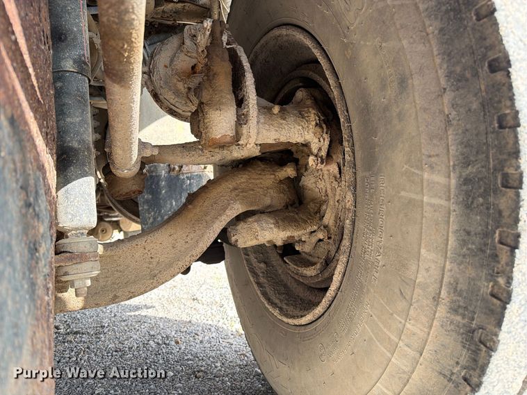 image for item DZ4892 2000 Volvo WG dump truck