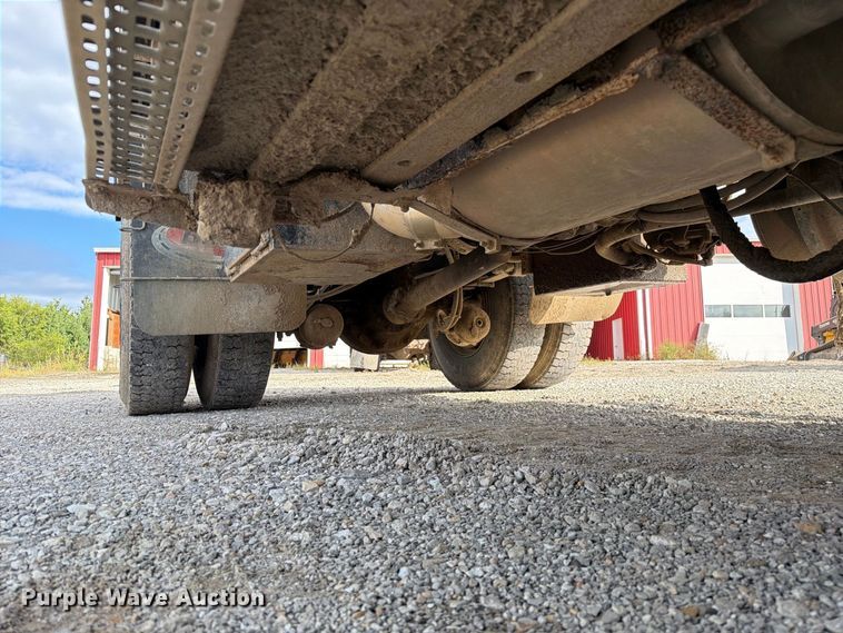 image for item DZ4892 2000 Volvo WG dump truck