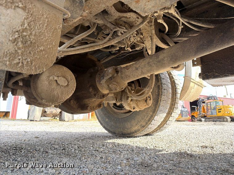 image for item DZ4892 2000 Volvo WG dump truck