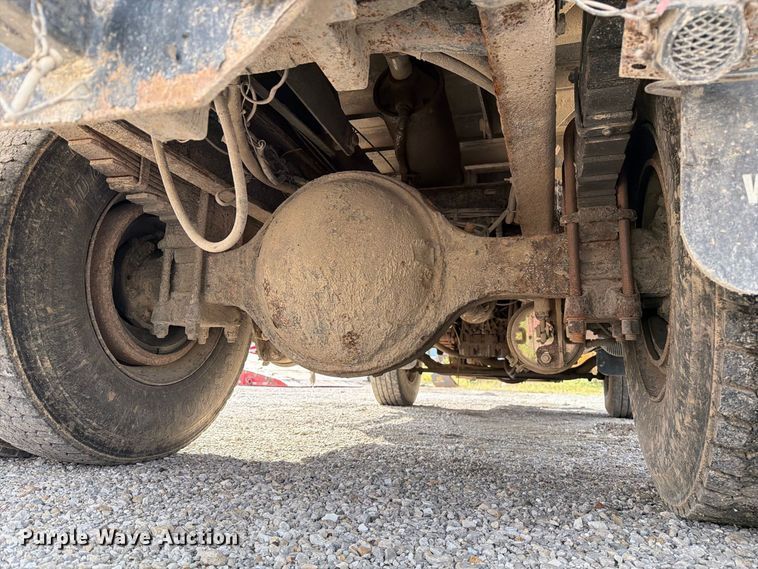 image for item DZ4892 2000 Volvo WG dump truck