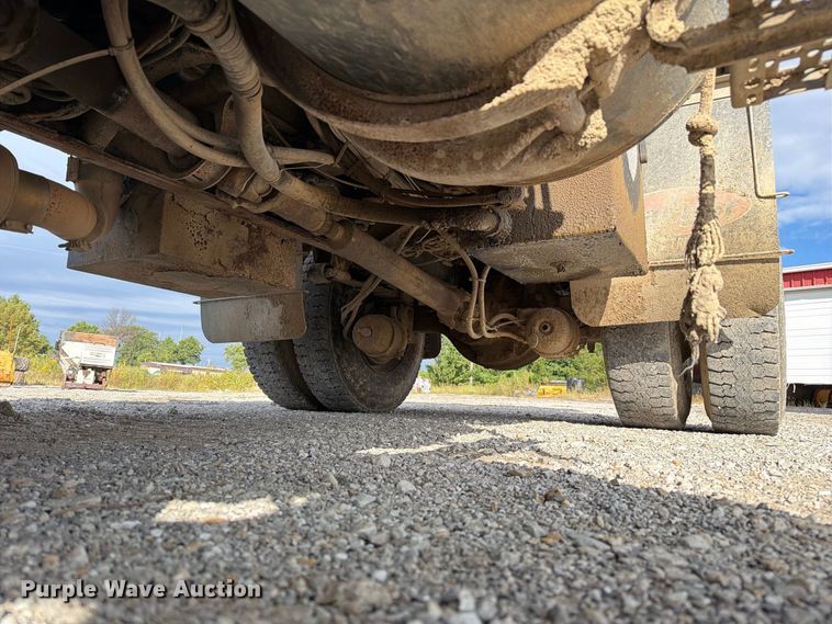 image for item DZ4892 2000 Volvo WG dump truck