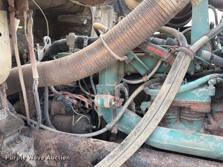 image for item DZ4892 2000 Volvo WG dump truck