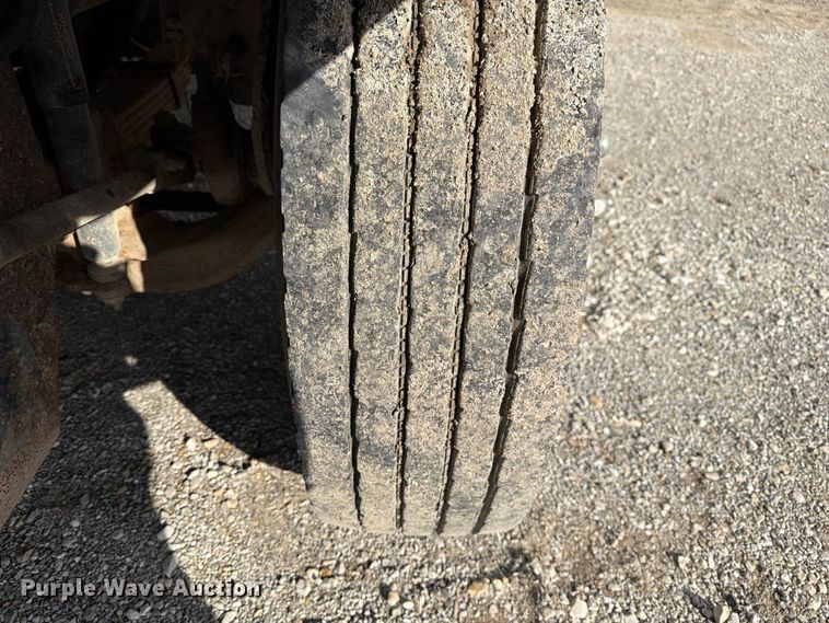 image for item DZ4892 2000 Volvo WG dump truck