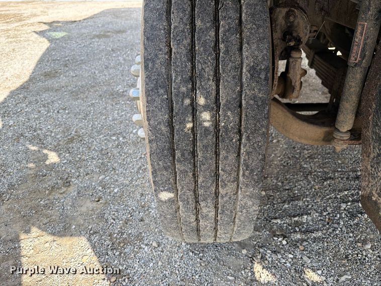 image for item DZ4892 2000 Volvo WG dump truck