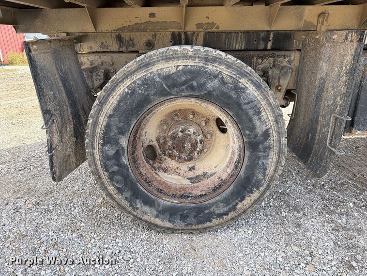 image for item DZ4892 2000 Volvo WG dump truck