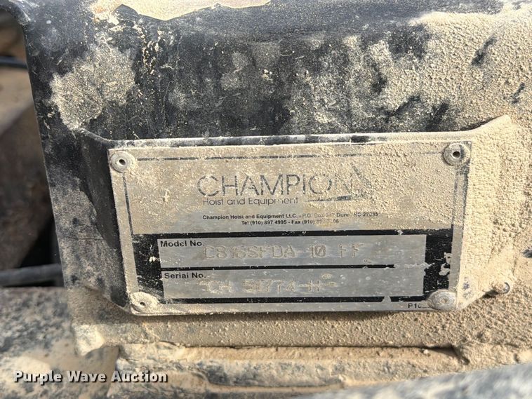 image for item DZ4892 2000 Volvo WG dump truck