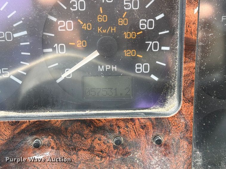 image for item DZ4892 2000 Volvo WG dump truck