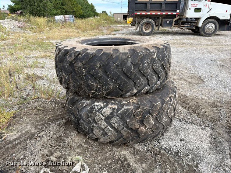 image for item DZ4893 (2) Michelin 17.5R25 tires