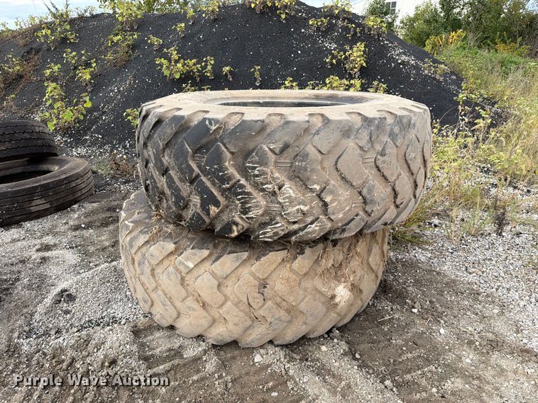 image for item DZ4893 (2) Michelin 17.5R25 tires