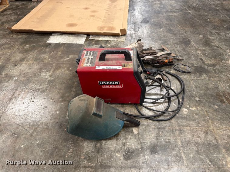 image for item DZ4912 Lincoln Weld-Pak 100 welder