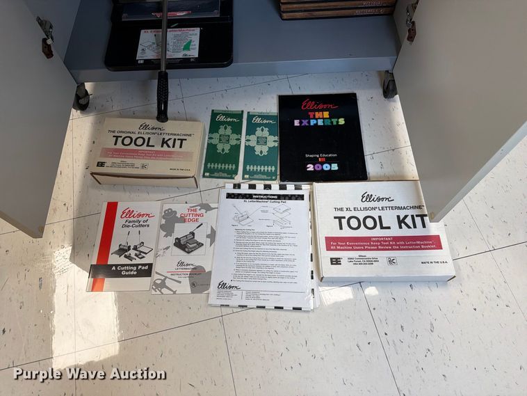 image for item DZ4921 Ellison XL Lettermachine die-cutting press