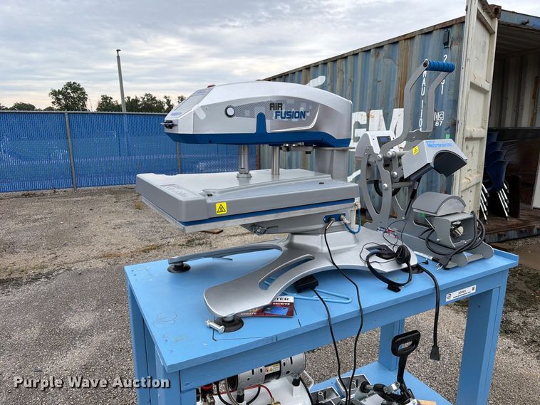 image for item DZ4923 Hotronix XRF-TT Thermal transfer press