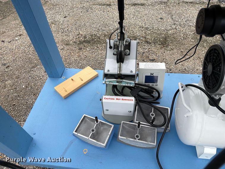 image for item DZ4923 Hotronix XRF-TT Thermal transfer press
