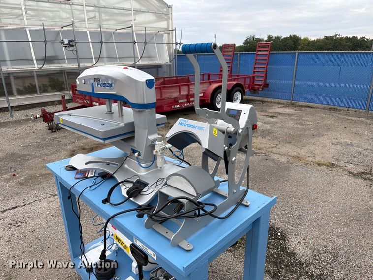 image for item DZ4923 Hotronix XRF-TT Thermal transfer press