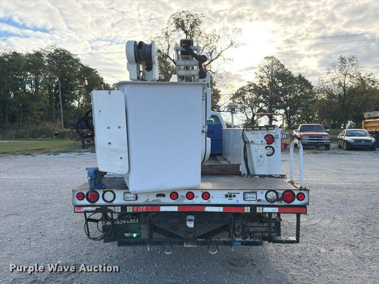 image for item DZ4932 2015 Ford F550 Super Duty XL bucket truck