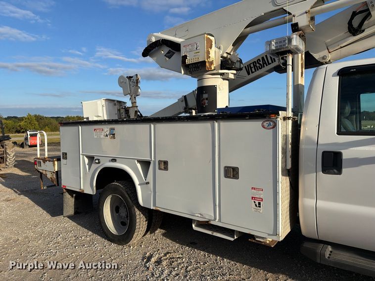 image for item DZ4932 2015 Ford F550 Super Duty XL bucket truck