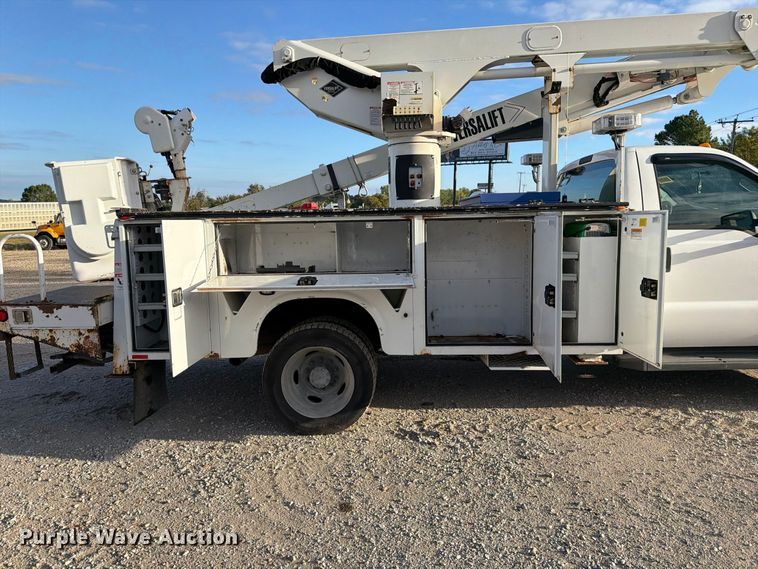 image for item DZ4932 2015 Ford F550 Super Duty XL bucket truck