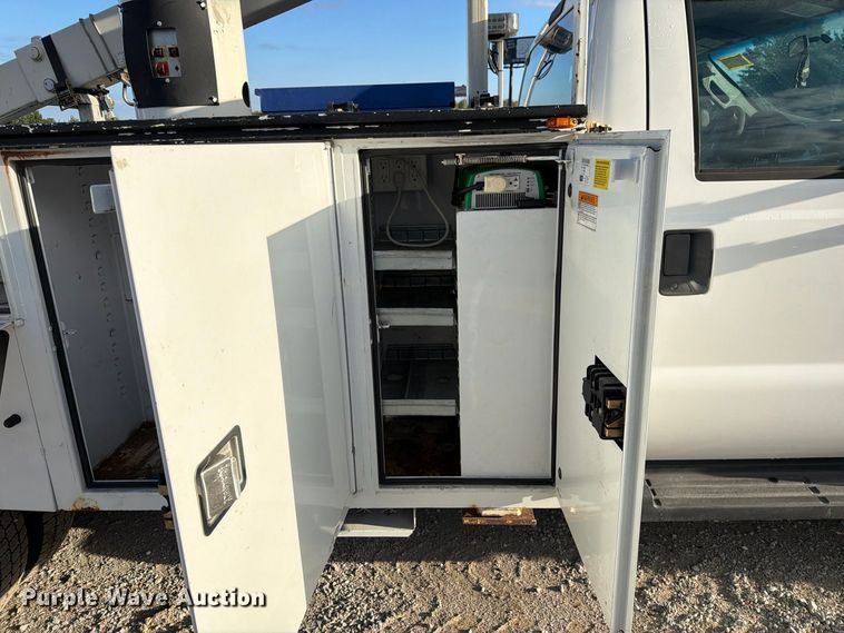 image for item DZ4932 2015 Ford F550 Super Duty XL bucket truck