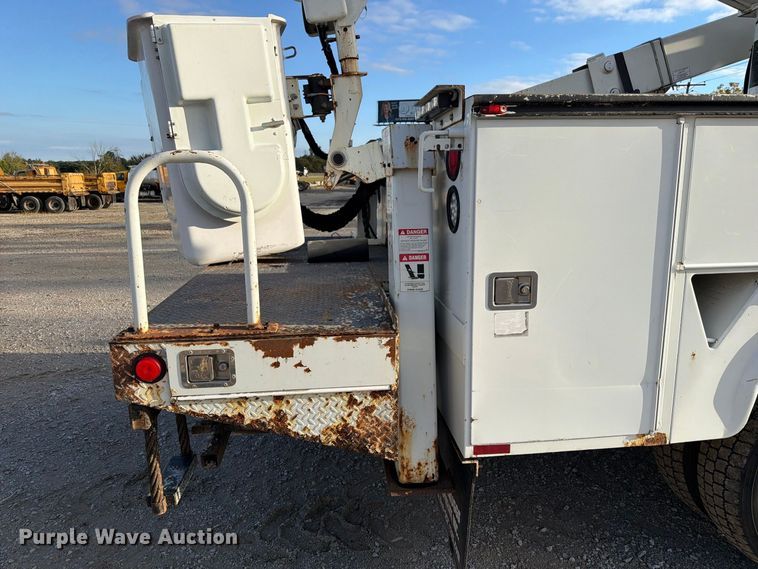 image for item DZ4932 2015 Ford F550 Super Duty XL bucket truck