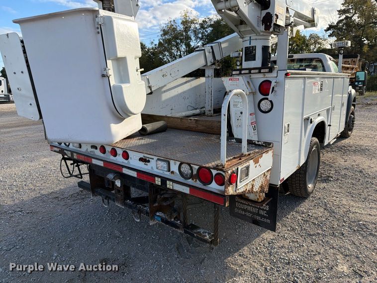 image for item DZ4932 2015 Ford F550 Super Duty XL bucket truck