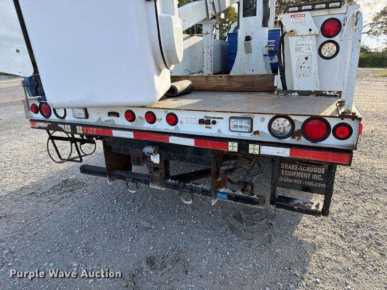 image for item DZ4932 2015 Ford F550 Super Duty XL bucket truck