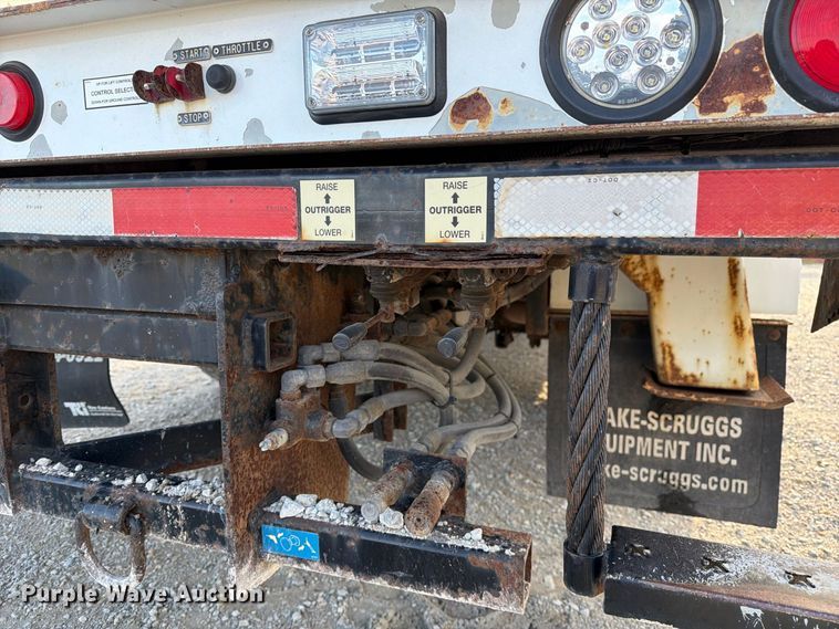image for item DZ4932 2015 Ford F550 Super Duty XL bucket truck