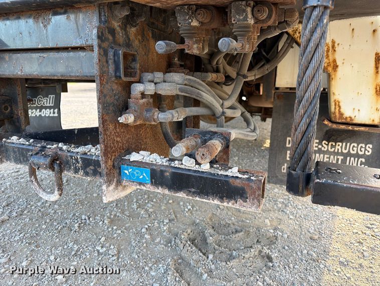 image for item DZ4932 2015 Ford F550 Super Duty XL bucket truck