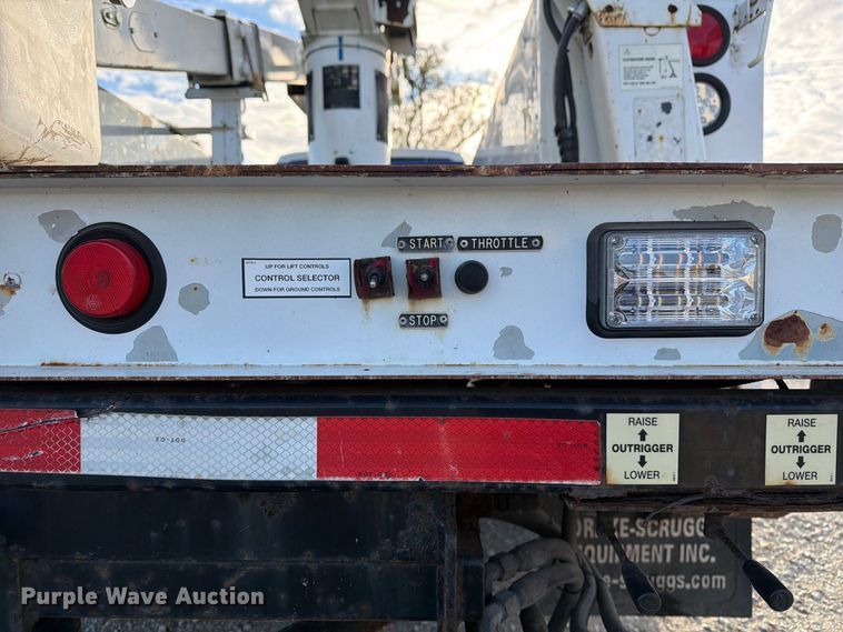 image for item DZ4932 2015 Ford F550 Super Duty XL bucket truck