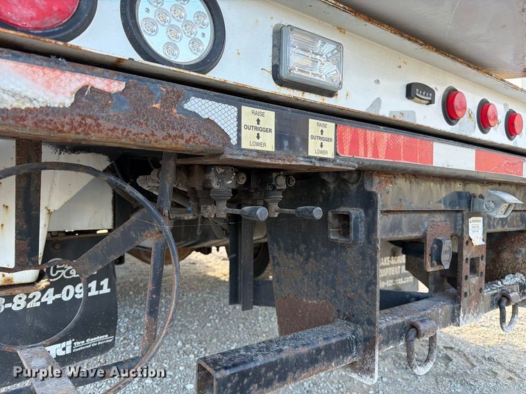 image for item DZ4932 2015 Ford F550 Super Duty XL bucket truck