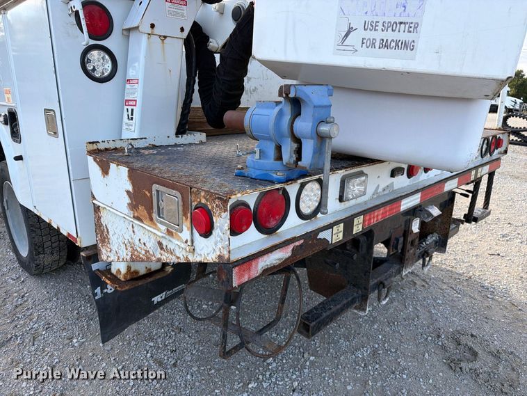 image for item DZ4932 2015 Ford F550 Super Duty XL bucket truck