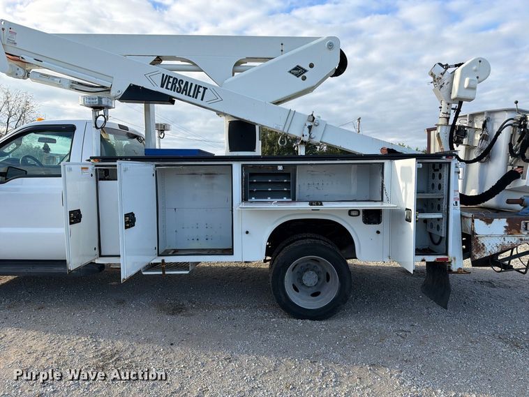 image for item DZ4932 2015 Ford F550 Super Duty XL bucket truck