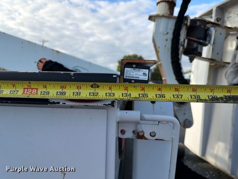image for item DZ4932 2015 Ford F550 Super Duty XL bucket truck