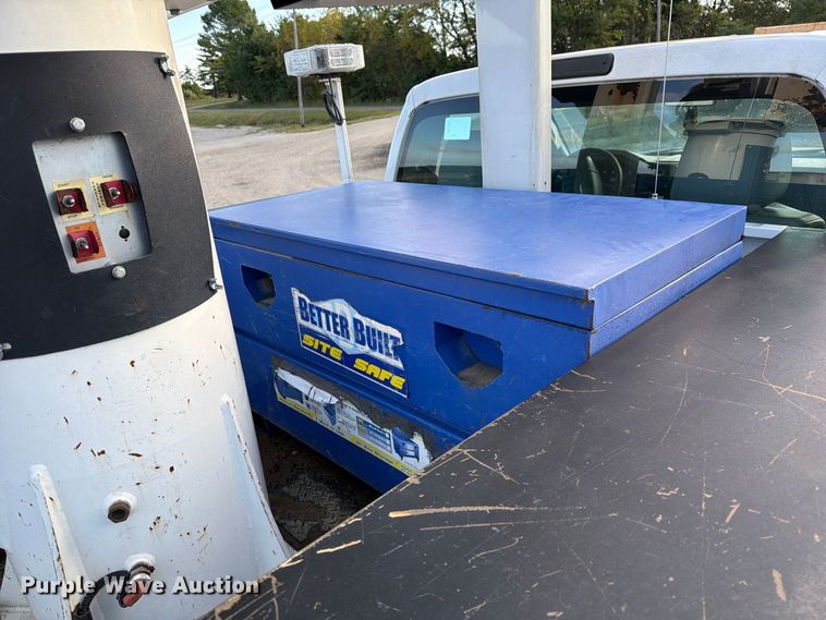 image for item DZ4932 2015 Ford F550 Super Duty XL bucket truck