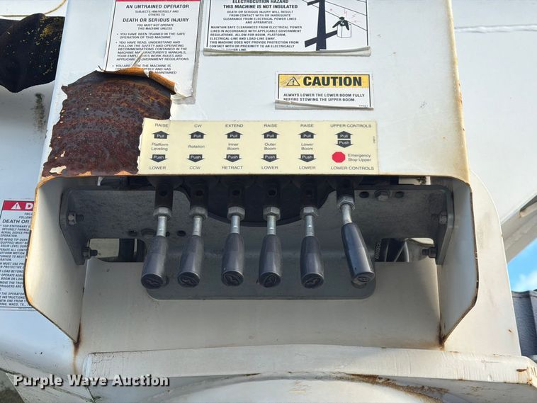 image for item DZ4932 2015 Ford F550 Super Duty XL bucket truck
