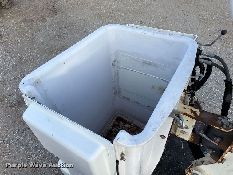 image for item DZ4932 2015 Ford F550 Super Duty XL bucket truck