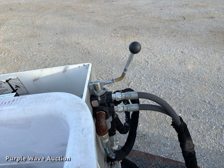 image for item DZ4932 2015 Ford F550 Super Duty XL bucket truck