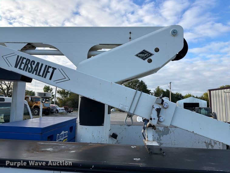 image for item DZ4932 2015 Ford F550 Super Duty XL bucket truck