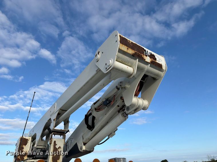 image for item DZ4932 2015 Ford F550 Super Duty XL bucket truck
