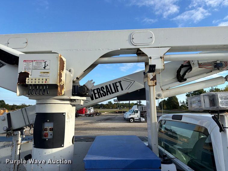 image for item DZ4932 2015 Ford F550 Super Duty XL bucket truck