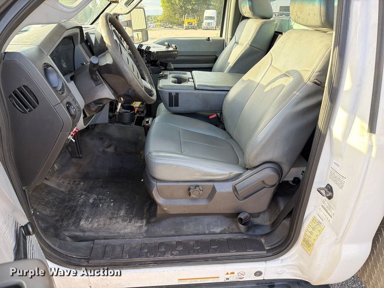 image for item DZ4932 2015 Ford F550 Super Duty XL bucket truck