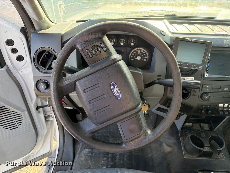 image for item DZ4932 2015 Ford F550 Super Duty XL bucket truck
