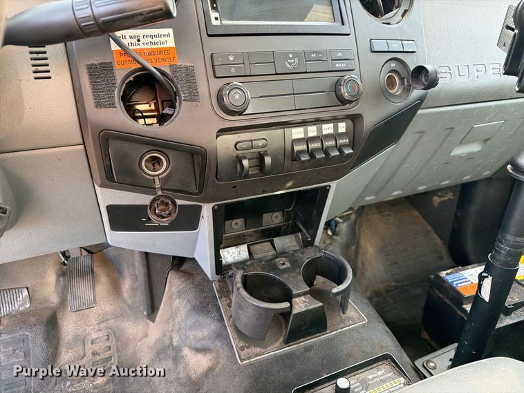 image for item DZ4932 2015 Ford F550 Super Duty XL bucket truck