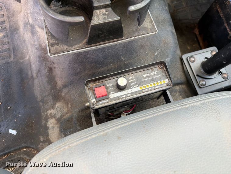 image for item DZ4932 2015 Ford F550 Super Duty XL bucket truck