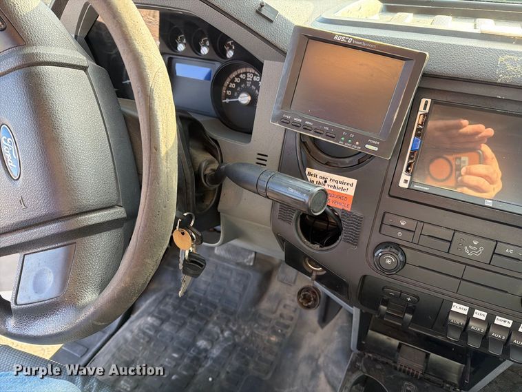image for item DZ4932 2015 Ford F550 Super Duty XL bucket truck